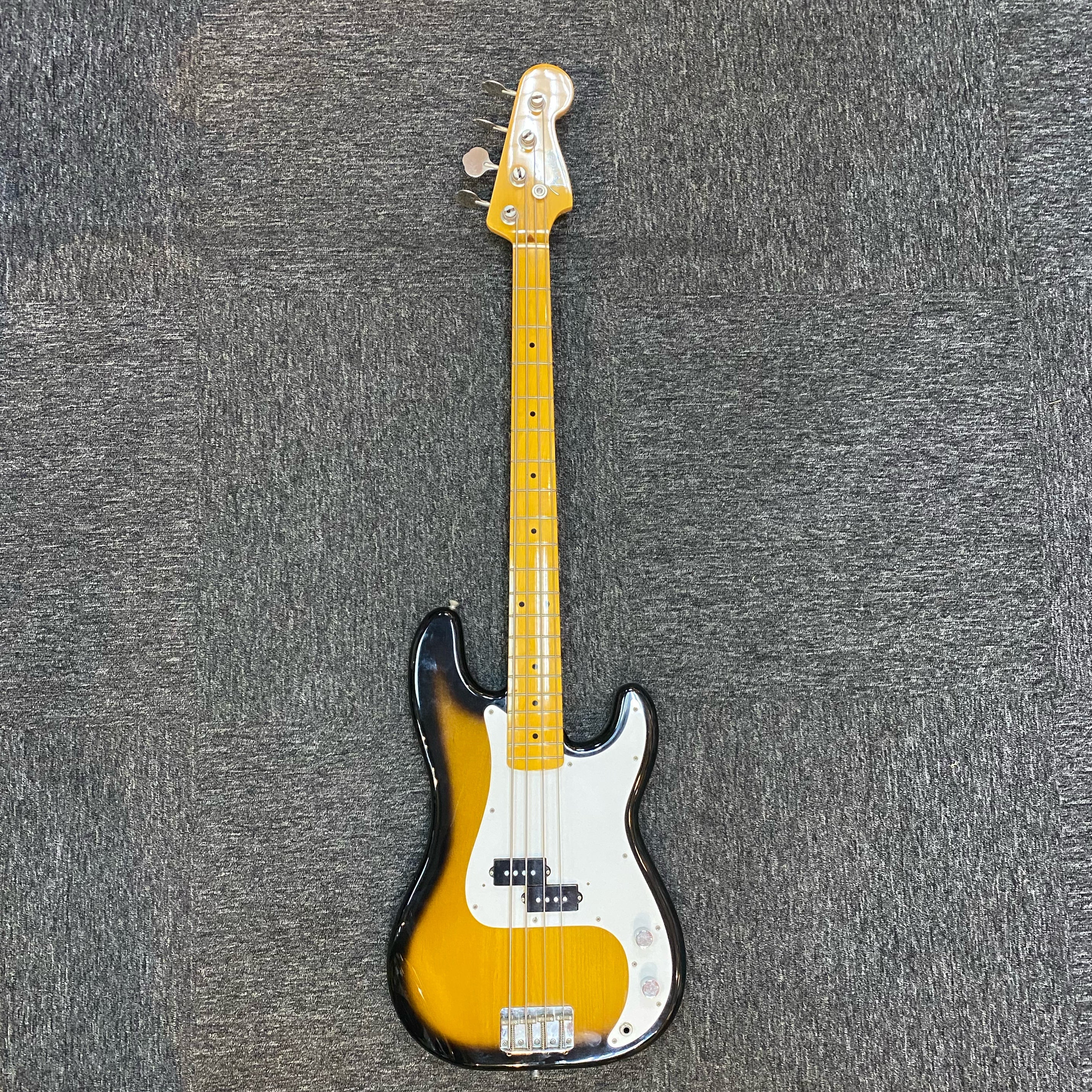 Pre-owned Fender Japan precision bass
