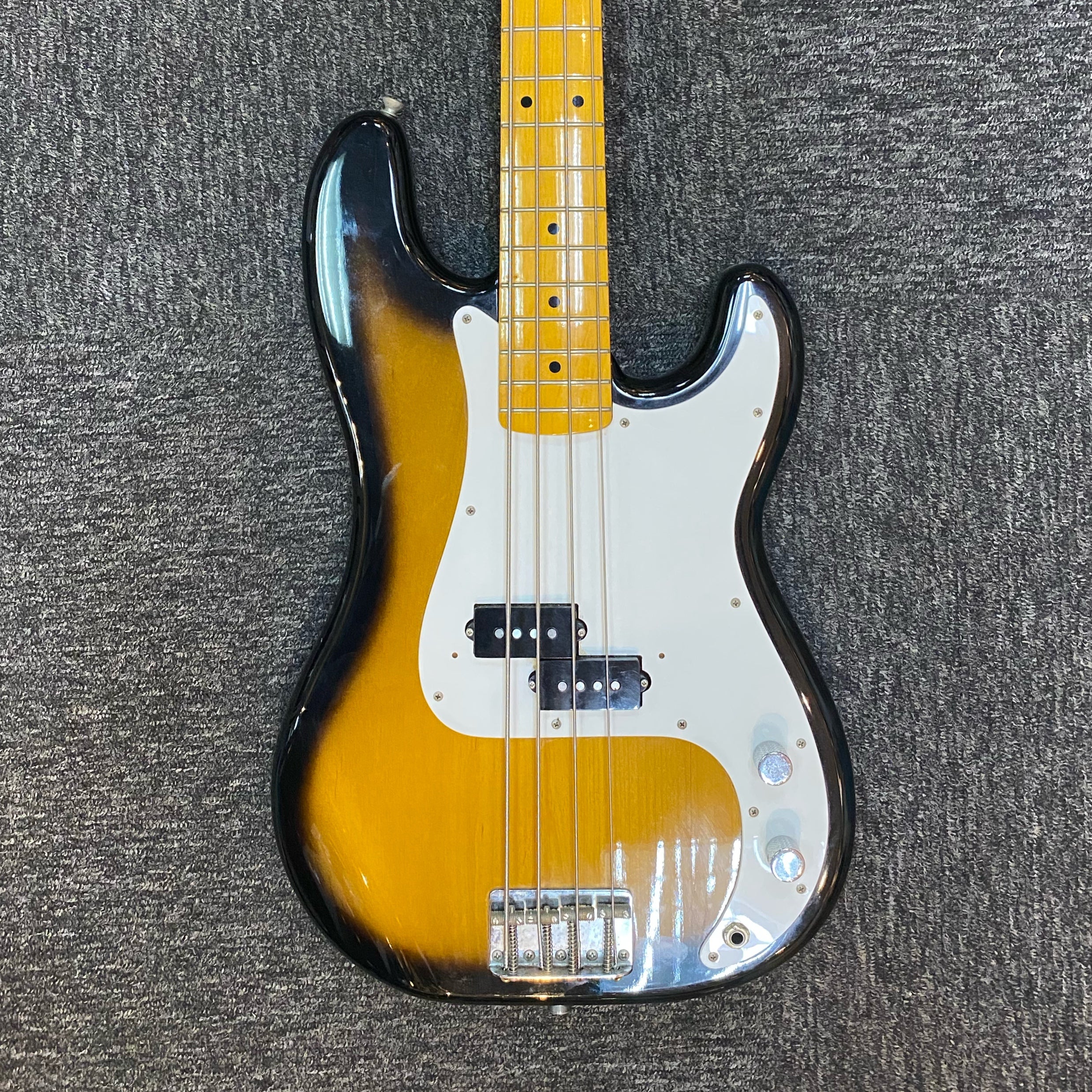 Pre-owned Fender Japan precision bass