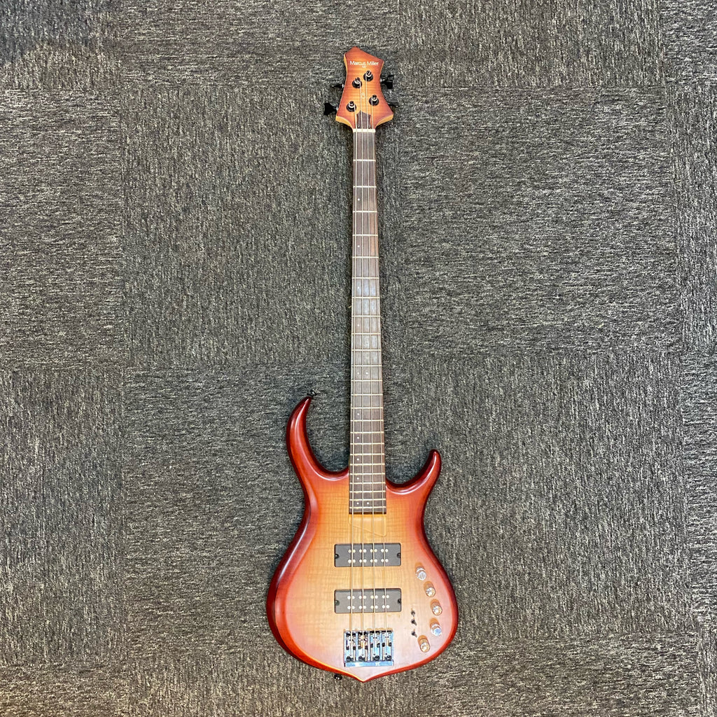 Pre-owned Marcus Miller Sire M7 bass