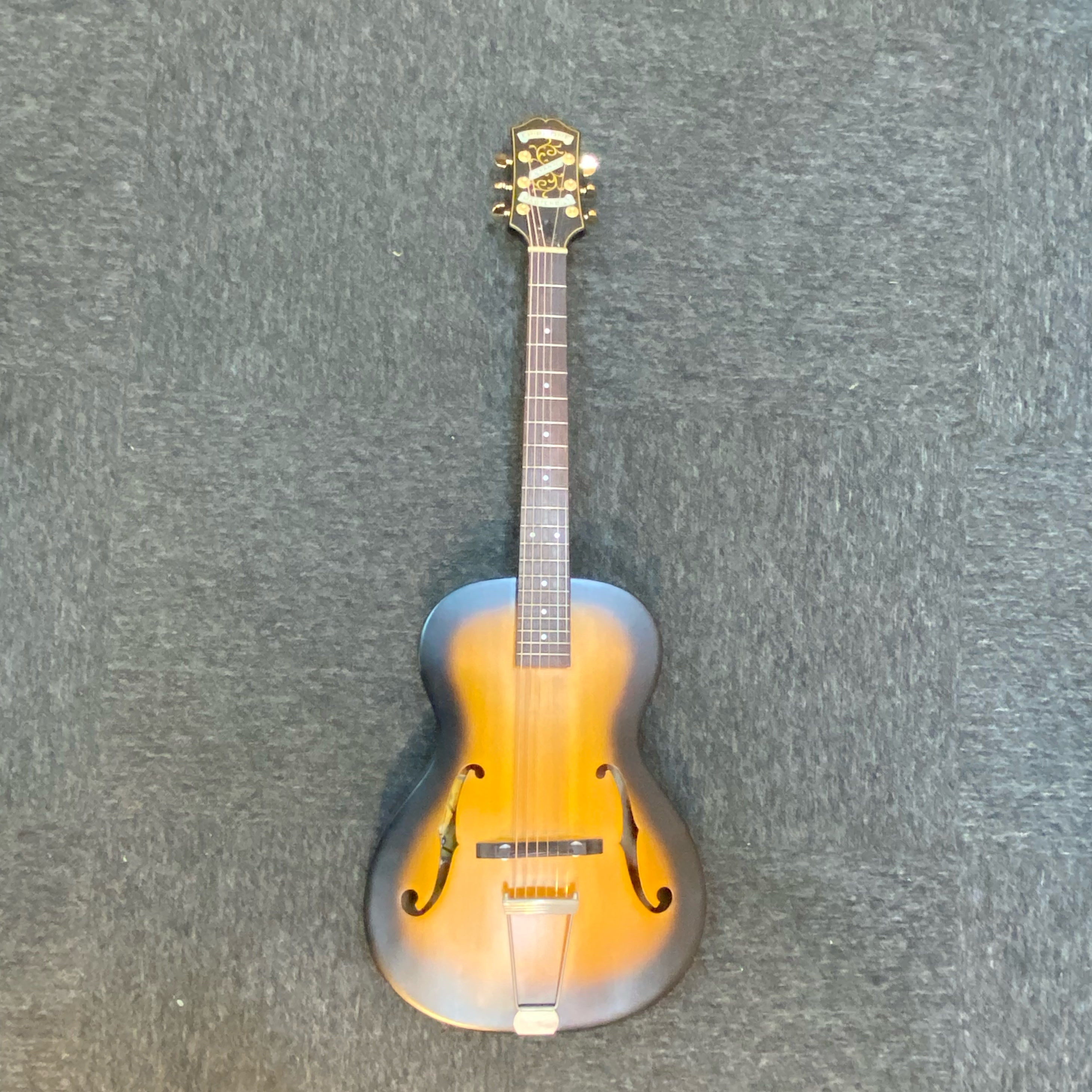 Pre-owned Epiphone Masterbilt Olympic archtop