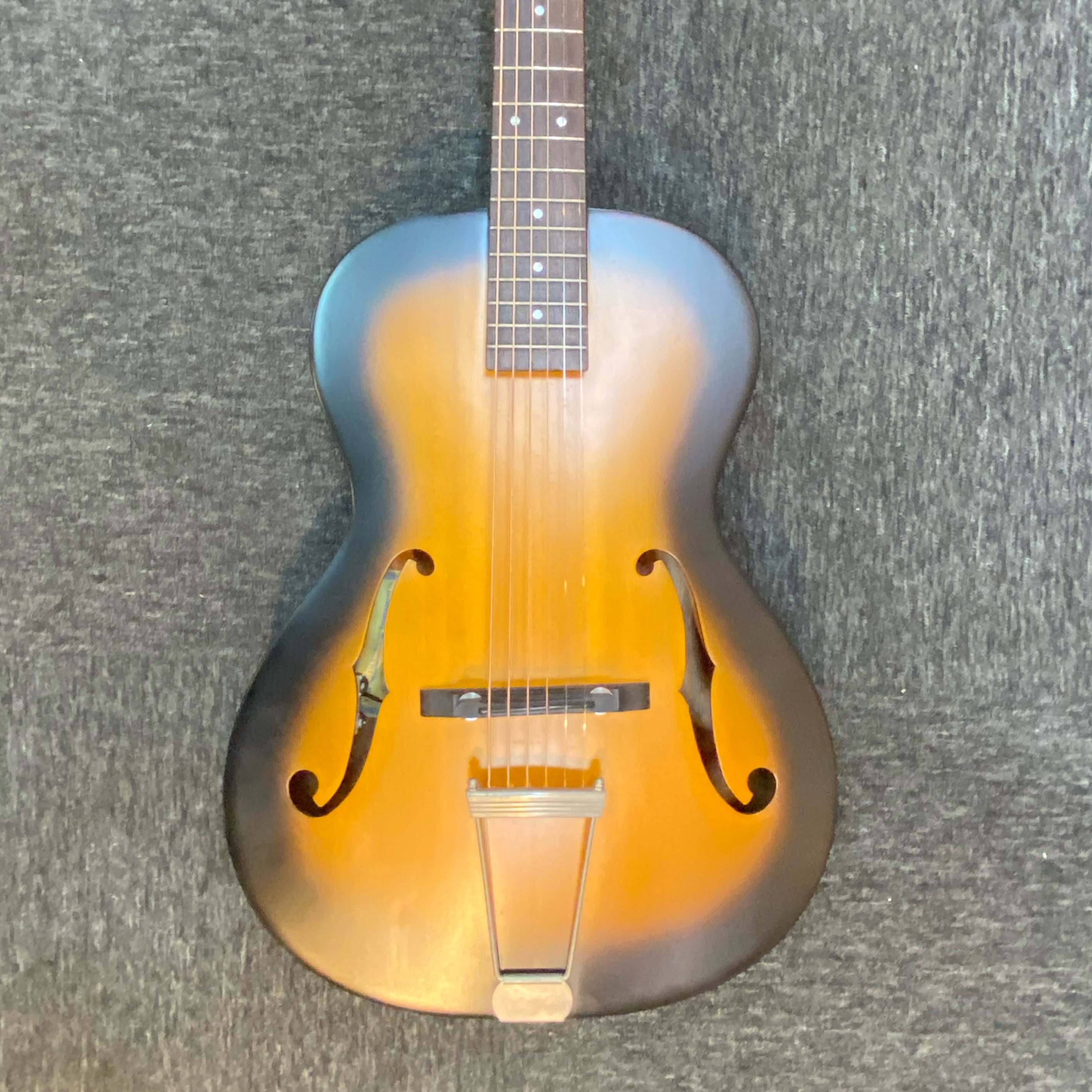 Pre-owned Epiphone Masterbilt Olympic archtop