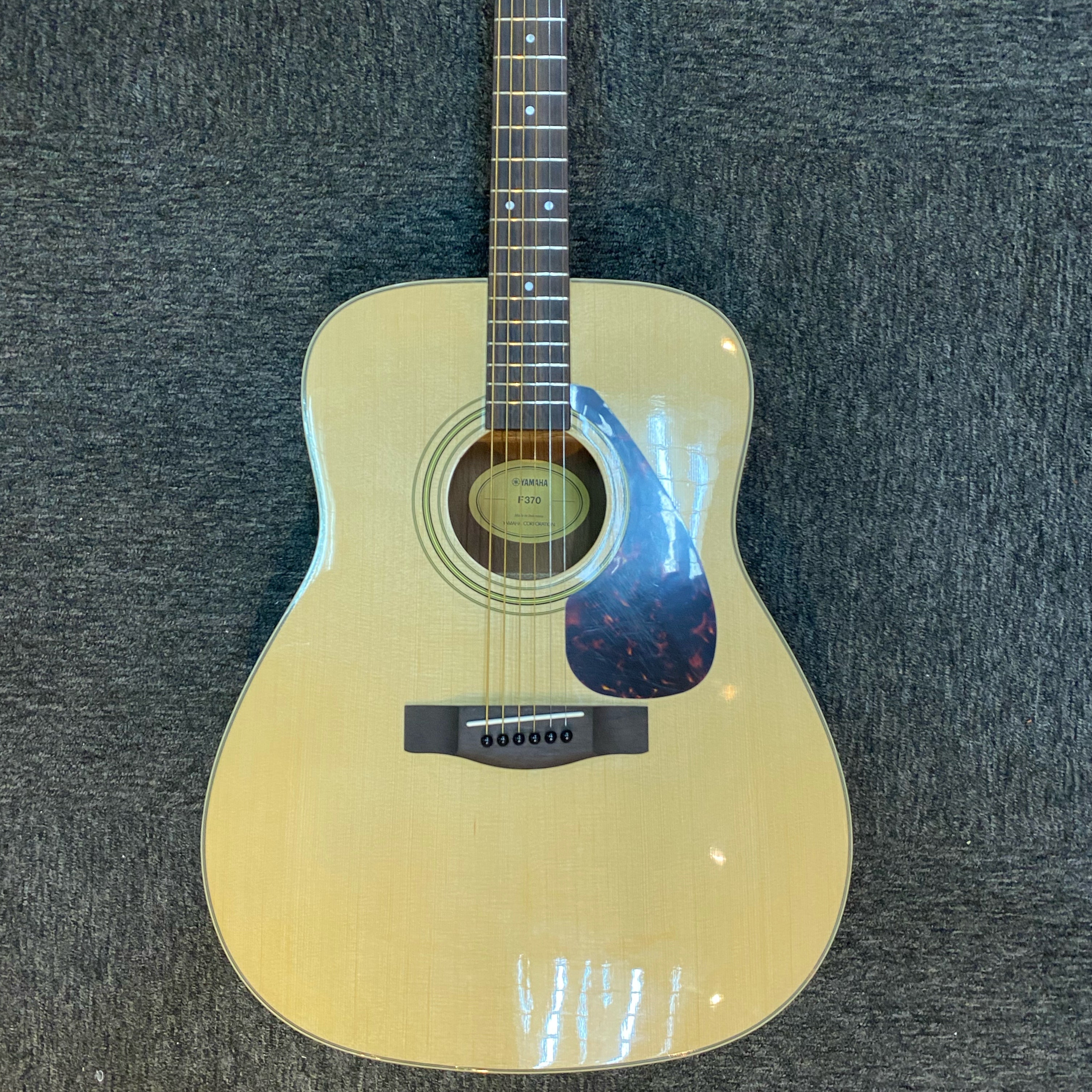 Pre-owned Yamaha F370