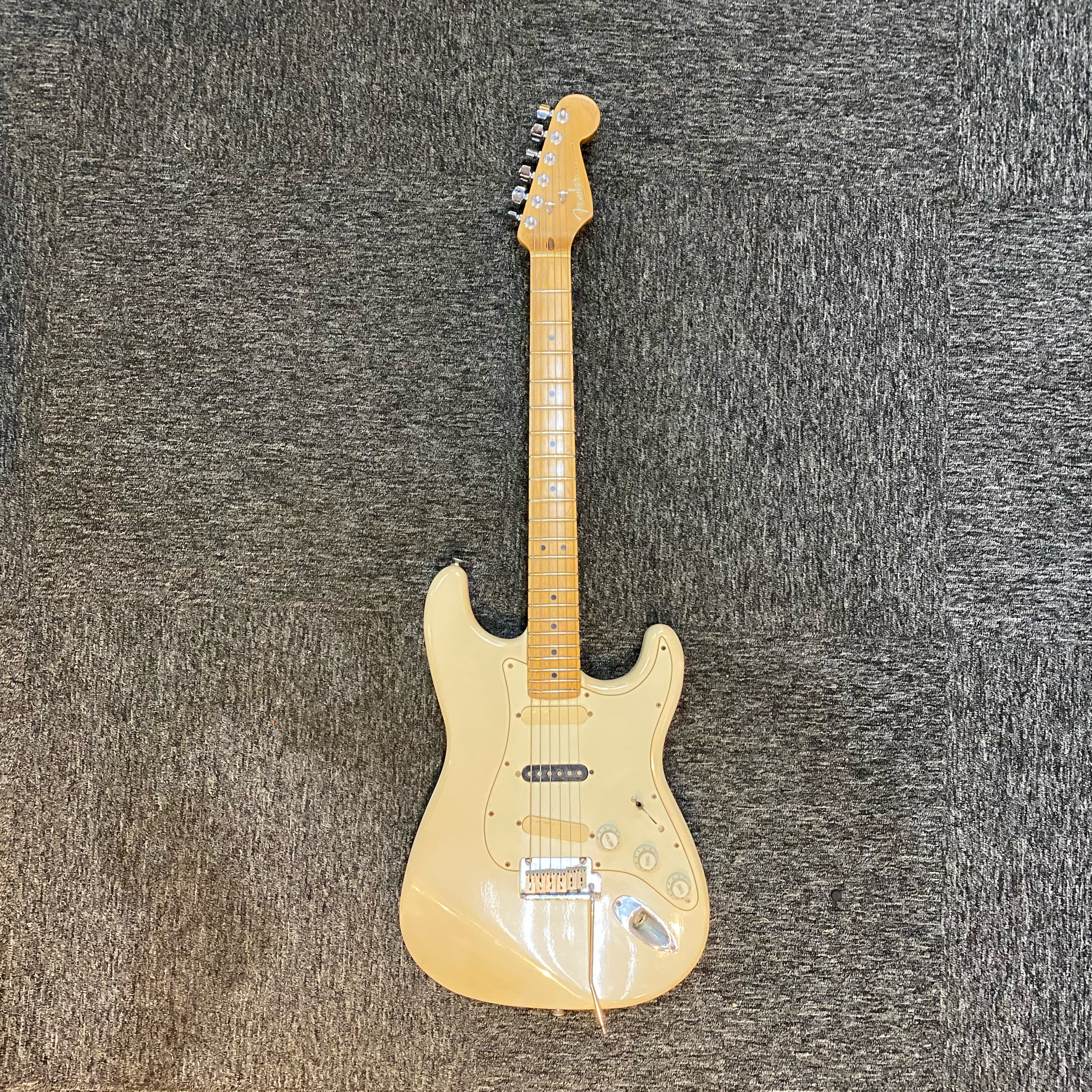 Pre-owned Fender American Standard 1997 strat