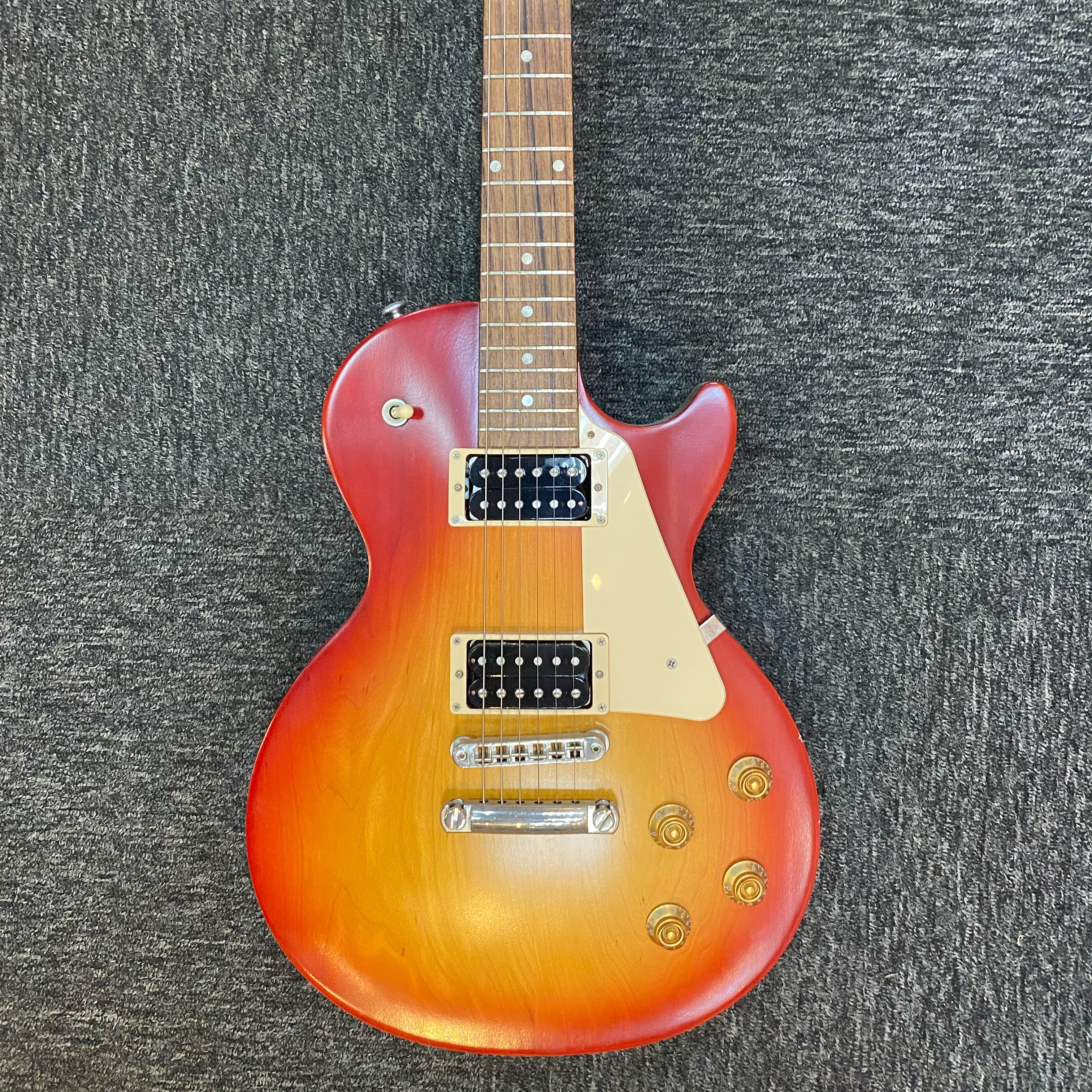 Pre-owned Gibson Tribute Les Paul