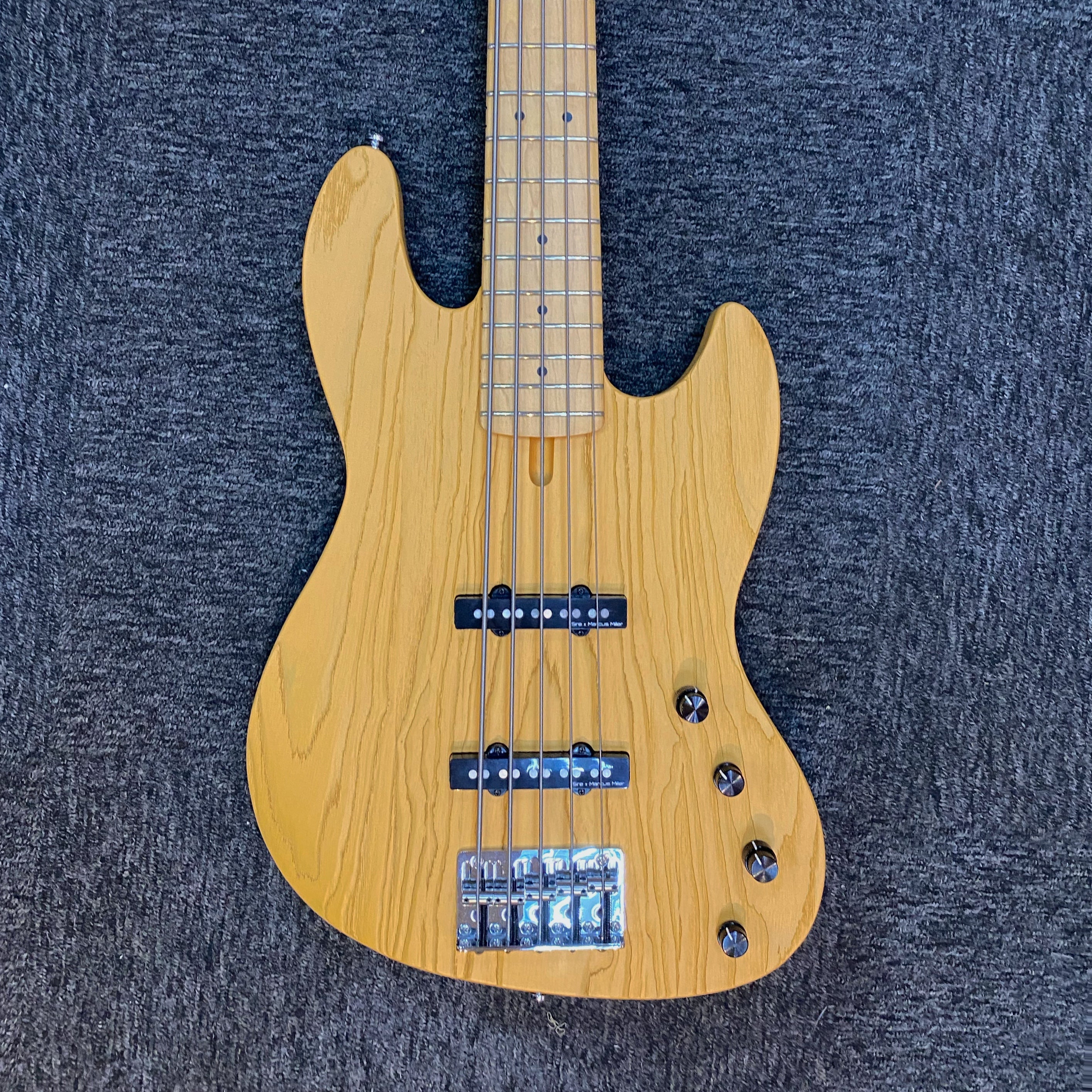 Pre-owned Marcus Miller V6 5-string