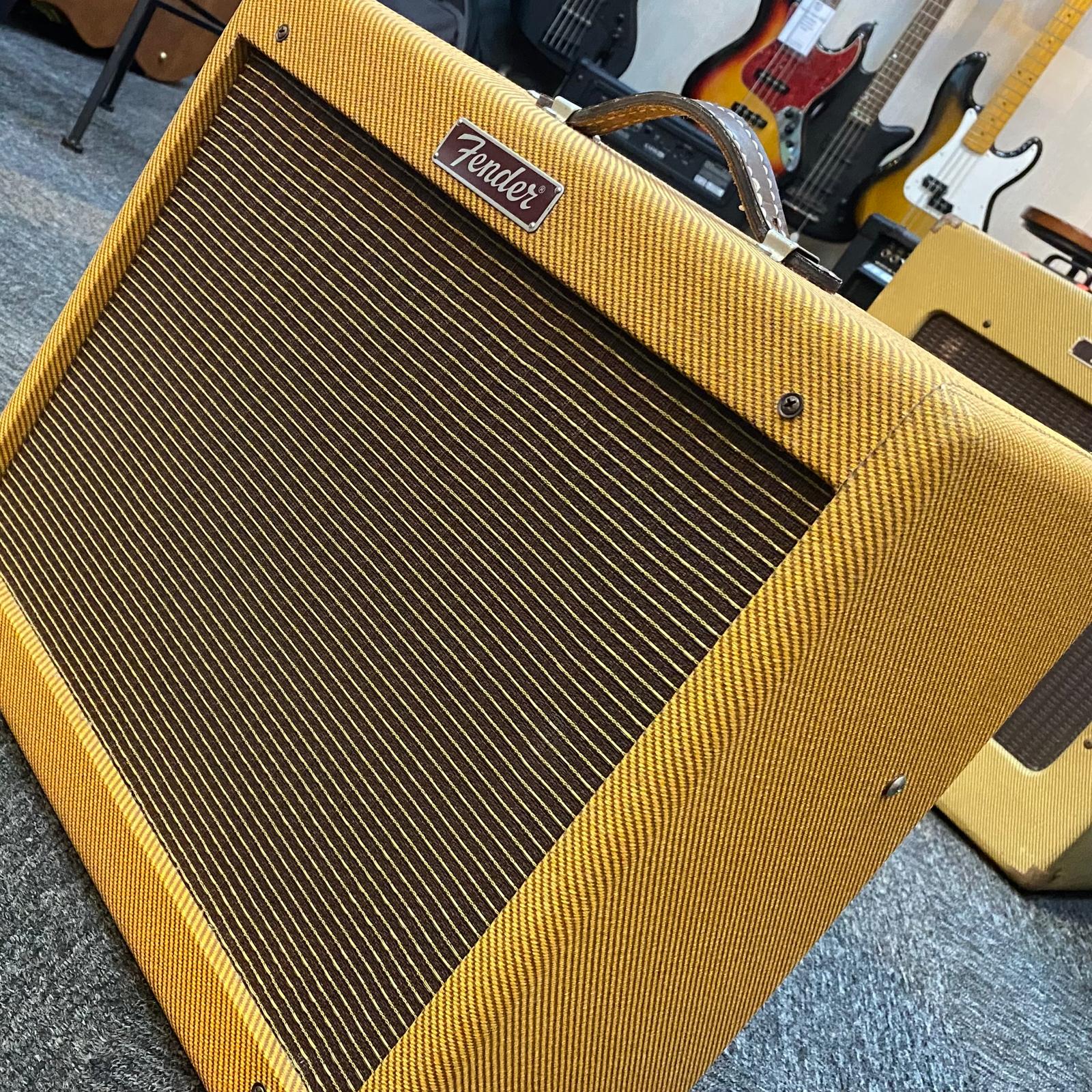 Pre-owned Fender Blues Junior Guitar Combo Tube Amplifier, Lacquered Tweed