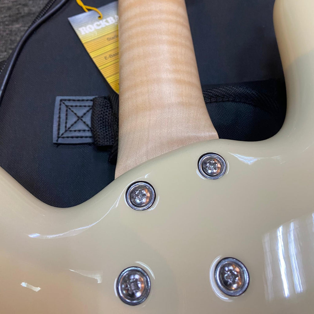 Pre-owned Warwick Streamer CV 4