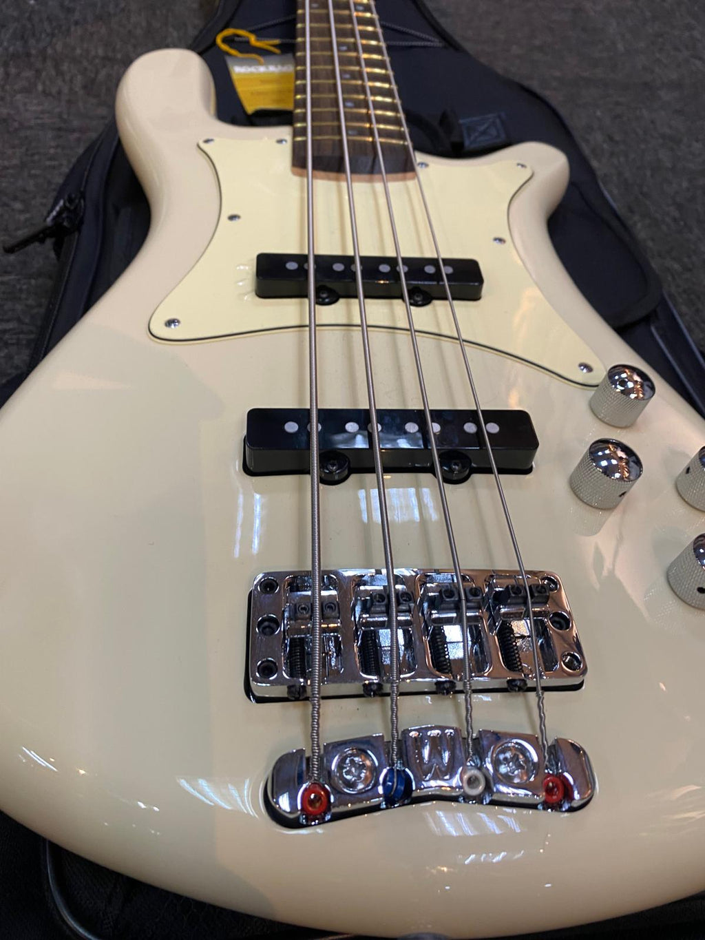 Pre-owned Warwick Streamer CV 4