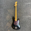 Pre-owned Fender Standard Jazz Bass