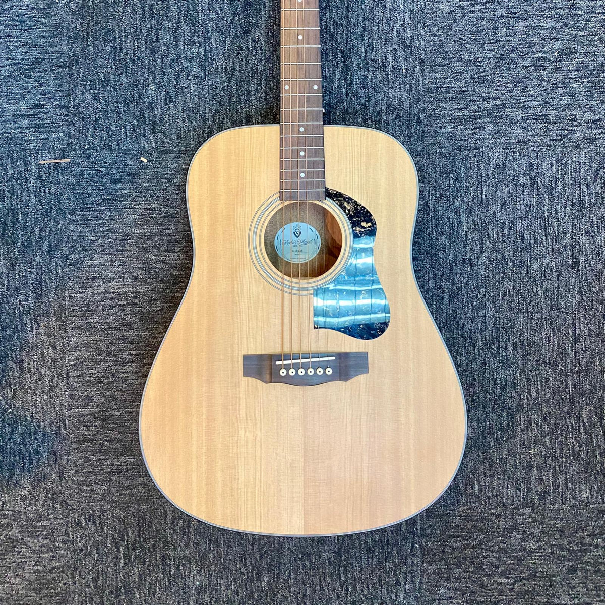 Pre-owned Guild D340-E
